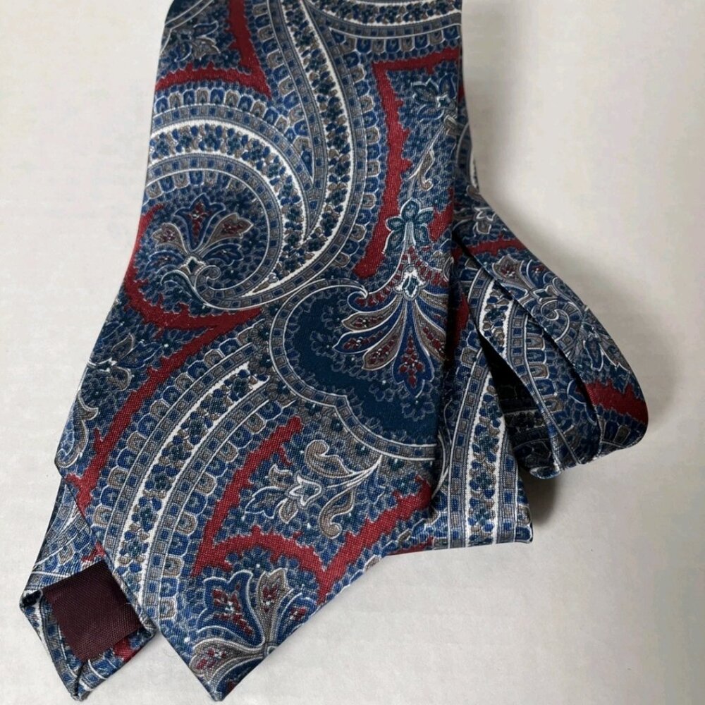 Etienne Aigner Silk Tie Blue Red Paisley Vintage Classic Preppy